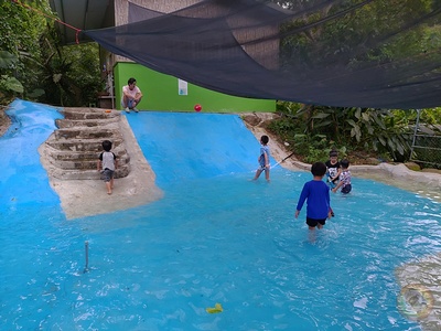 第二露-新竹五峰-勞恩布妮的家巴上露營區-滑水道小孩都玩瘋啦